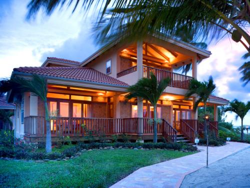 executive home construction in belize, custom homes built by experienced building contractors in belize